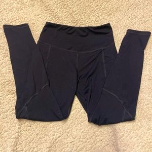 black leggings with pockets